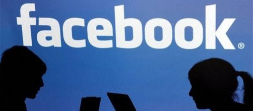 Facebook elimina i profili fake