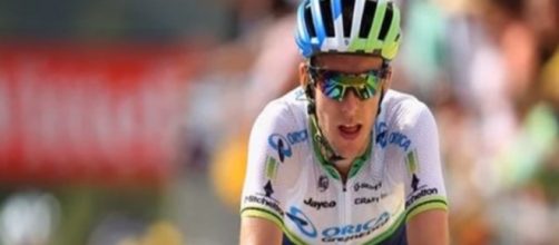 Simon Yates in azione in maglia Orica GreenEdge