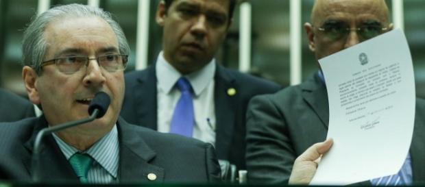 Eduardo Cunha prepara queixa contra ofensas em plenário Eduardo Cunha prepara queixa contra ofensas em plenário