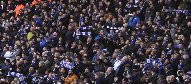 In migliaia seguiranno la partita che potrebbe regalare il titolo al Leicester. In migliaia seguiranno la partita che potrebbe regalare il titolo al Leicester.