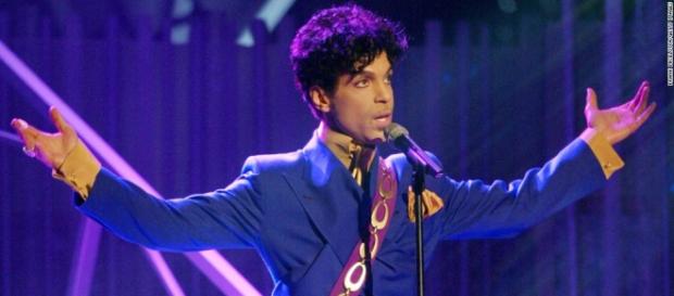 Prince morreu aos 57 anos e seria seropositivo Prince morreu aos 57 anos e seria seropositivo
