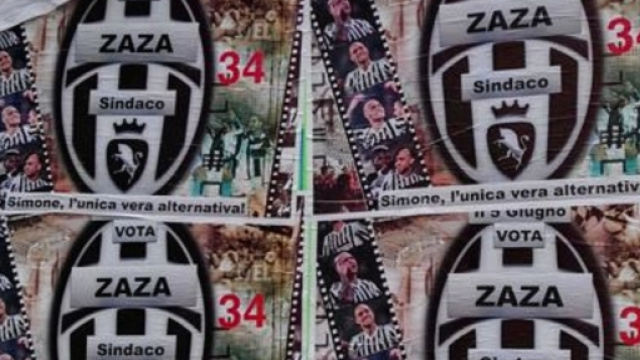 Il manifesto affisso a Salerno "Simone Zaza sindaco".