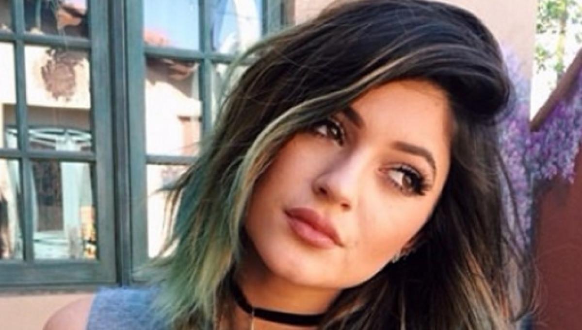 Kylie Jenner Without Makeup For Glamour Magazine Cover