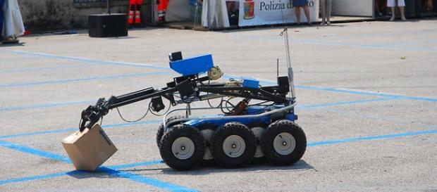 Il robot artificiere in una recente dimostrazione Il robot artificiere in una recente dimostrazione