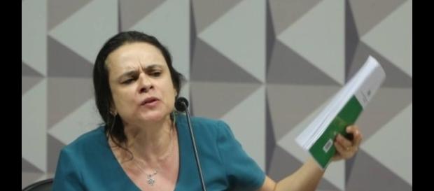 Janaína Paschoal em pleno destempero, hoje, na Comissão Especial de Impeachment Janaína Paschoal em pleno destempero, hoje, na Comissão Especial de Impeachment
