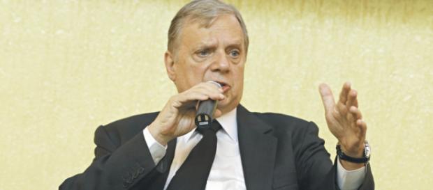 Tasso disse que Brasil vive sua pior crise Tasso disse que Brasil vive sua pior crise