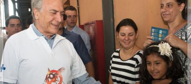 Temer pode privatizar ensino médio e superior Temer pode privatizar ensino médio e superior
