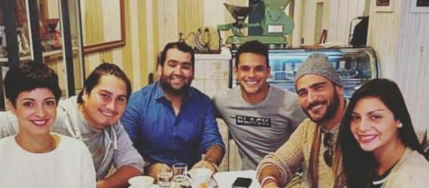 VCTE: Paula Bolatti, Óscar Garcés, Mariano Brozincevic y Kathy Contreras juntos fuera del encierro VCTE: Paula Bolatti, Óscar Garcés, Mariano Brozincevic y Kathy Contreras juntos fuera del encierro