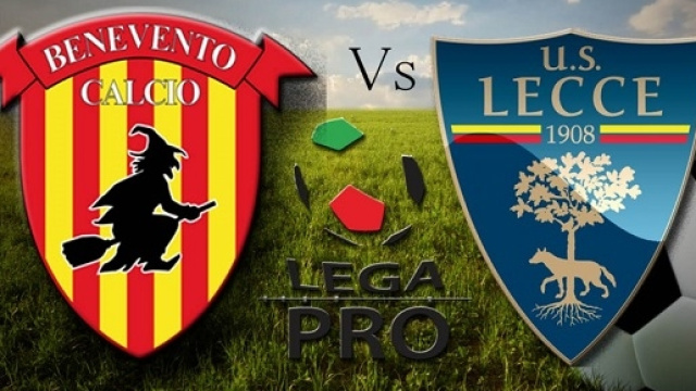 Il Benevento festeggia la prima storica promozione in Serie B dopo la vittoria per 3-0 sul Lecce
