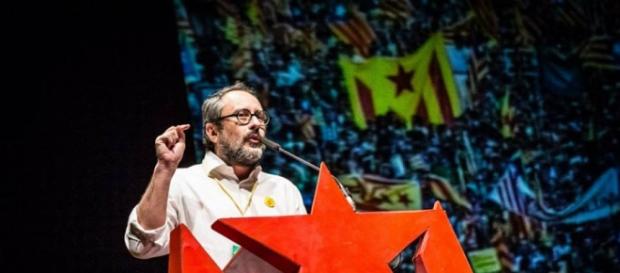 Antonio Baños pone a caldo a la progresía actual del Estado español. Antonio Baños pone a caldo a la progresía actual del Estado español.