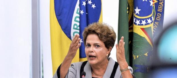Dilma deve enfrentar semana tensa, começando com a apresentação de sua defesa na comissão de impeachment Dilma deve enfrentar semana tensa, começando com a apresentação de sua defesa na comissão de impeachment