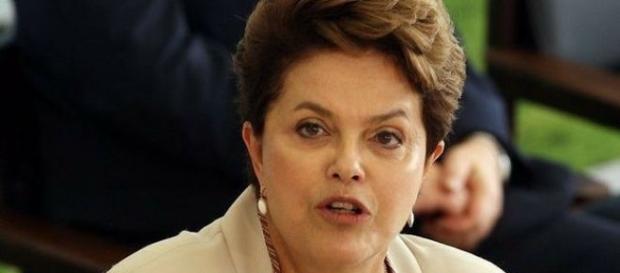 Dilma Roussef divide opinião entre artistas (Foto: Reprodução/Jornal do Brasil) Dilma Roussef divide opinião entre artistas (Foto: Reprodução/Jornal do Brasil)
