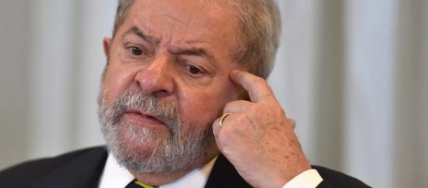 Lula tem tentado ganhar tempo com suas declarações Lula tem tentado ganhar tempo com suas declarações