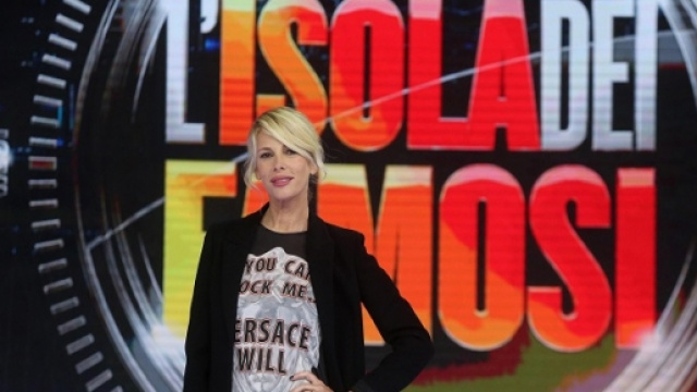 Francesco Facchinetti vs Jonas Berami: l’attacco contro il naufrago dell’Isola dei Famosi