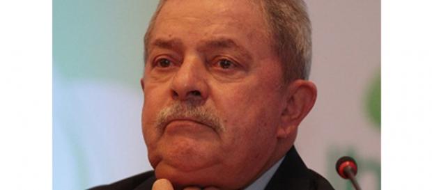 Ex-presidente Lula foi implicado em recebimento de propina pelo engenheiro Zuleido Veras, desde a década de 80. Ex-presidente Lula foi implicado em recebimento de propina pelo engenheiro Zuleido Veras, desde a década de 80.