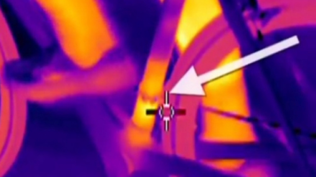 Una bici sospetta ripresa con una telecamera termica