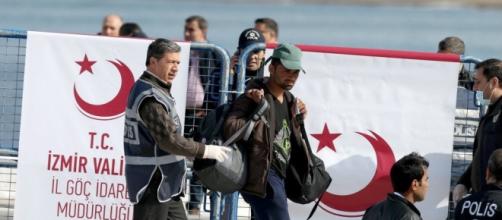 Hoy comienzan las deportaciones desde Grecia hacia Turquía