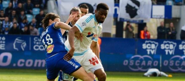 Abou Diaby en action face à Bastia Abou Diaby en action face à Bastia
