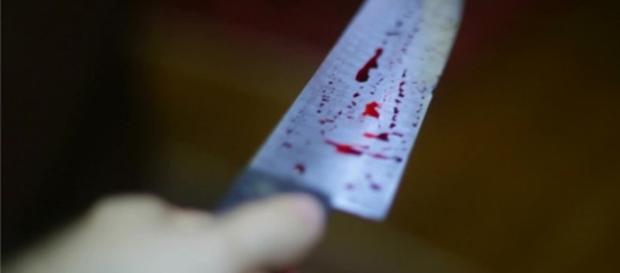 Jovem terá agredido o homem com uma faca até à morte Jovem terá agredido o homem com uma faca até à morte