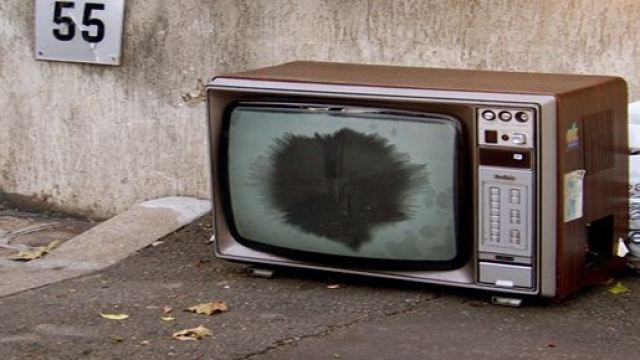 Da oggi niente più canone Rai, ecco come presentare domanda via web