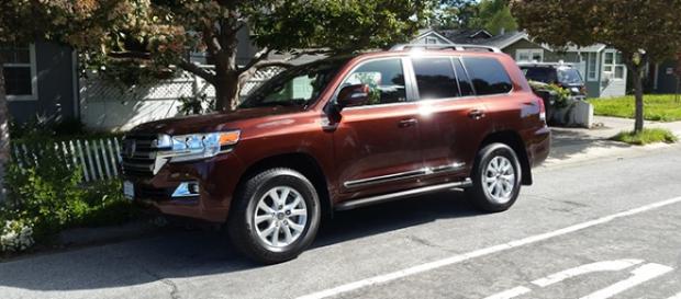 2016 version of Toyota Land Cruiser 2016 version of Toyota Land Cruiser