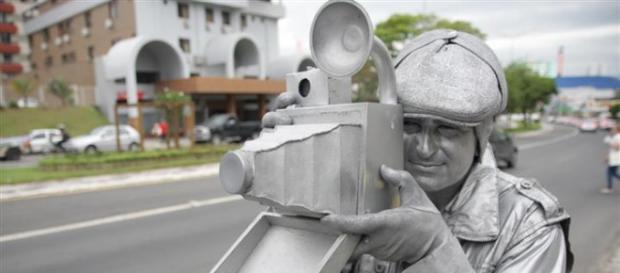 Artista de rua exemplo de dedicação Artista de rua exemplo de dedicação