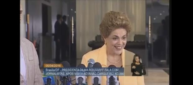 Dilma arrasa ao responder jornalista Dilma arrasa ao responder jornalista