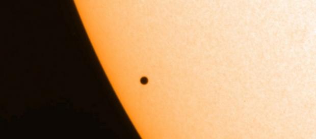 Mercúrio é o planeta mais próximo do Sol, mas não o mais quente Mercúrio é o planeta mais próximo do Sol, mas não o mais quente