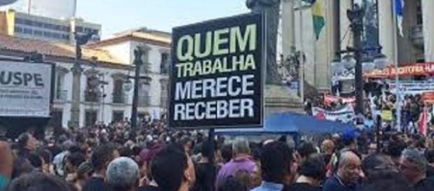 Servidores convivem com incertezas Servidores convivem com incertezas