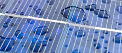 Nuovo tipo di rivoluzionaria cella solare che trae energia dalla pioggia
