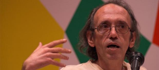 Augusto M. Seabra: um dos comentadores a quem João Soares ameaçou dar "bofetadas". Augusto M. Seabra: um dos comentadores a quem João Soares ameaçou dar "bofetadas".