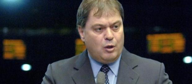 Gim Argello é favorito ao cargo de ministro do TCU Gim Argello é favorito ao cargo de ministro do TCU