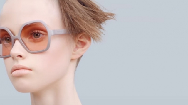 Avery Blanchard da video Youtube Prada Womenswear Fall/Winter 2015 Advertising