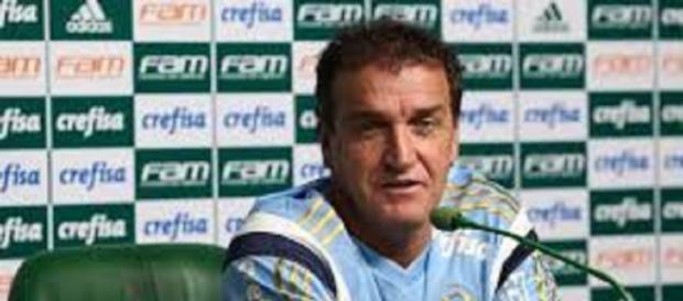 Técnico Cuca, da tempestade à bonança Técnico Cuca, da tempestade à bonança