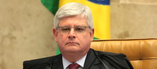 Procurador Geral da República, Rodrigo Janot, dá parecer contrário à nomeação de Lula como ministro do governo Dilma. Procurador Geral da República, Rodrigo Janot, dá parecer contrário à nomeação de Lula como ministro do governo Dilma.