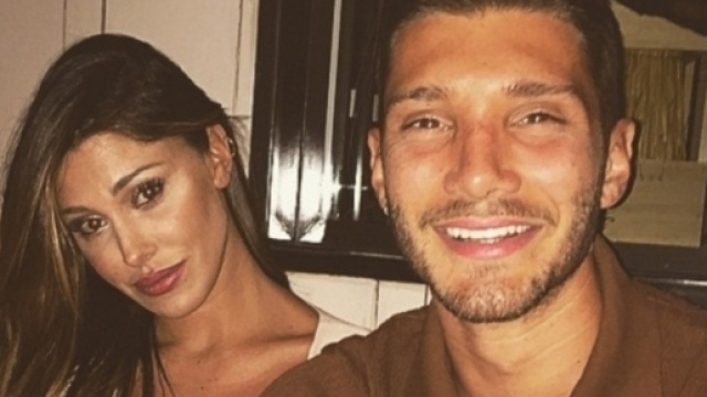 Gossip: Belen e Stefano insieme anche per Santiago.