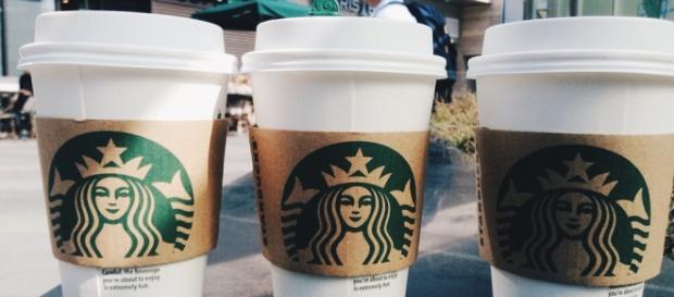 O cliente da Starbucks quer garantir que o incidente não ocorra novamente, O cliente da Starbucks quer garantir que o incidente não ocorra novamente,