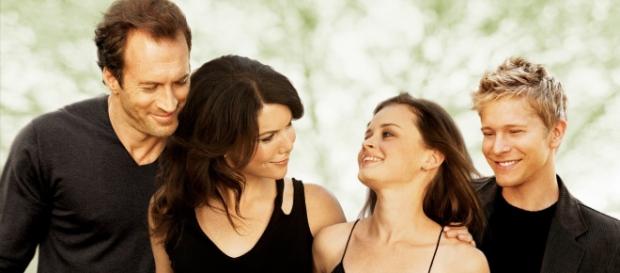 v.li. Luke (Scott Patterson), Lorelai (Lauren Graham), Rory (Alexis Bledel) und Logan (Matt Czuchry) v.li. Luke (Scott Patterson), Lorelai (Lauren Graham), Rory (Alexis Bledel) und Logan (Matt Czuchry)