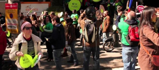 La Pah durante un escrache a miembros del PP. La Pah durante un escrache a miembros del PP.