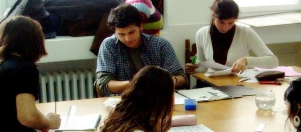 Los jóvenes españoles frente a la política Los jóvenes españoles frente a la política