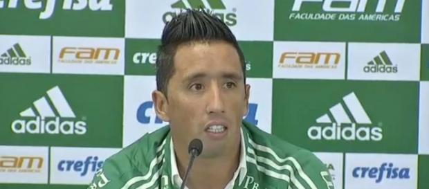 Lucas Barrios não emplacou no Palmeiras Lucas Barrios não emplacou no Palmeiras