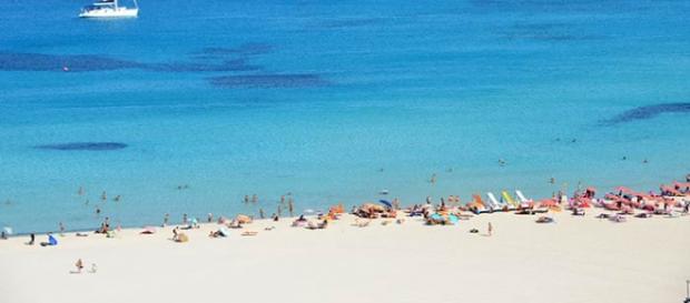 Veduta della stupenda spiaggia di San Vito Lo Capo (Trapani) Veduta della stupenda spiaggia di San Vito Lo Capo (Trapani)