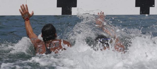 Disputa acirrada na chegada da maratona aquática Disputa acirrada na chegada da maratona aquática