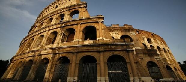Fermati due sospetti terroristi, progettavano attacco al Colosseo. Fermati due sospetti terroristi, progettavano attacco al Colosseo.