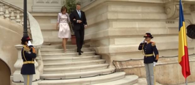 Klaus Iohannis la ora de dirigenţie Klaus Iohannis la ora de dirigenţie