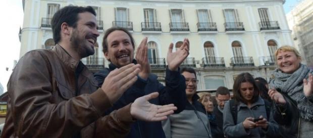 Pablo Iglesias y Alberto Garzón, felices por el pacto alcanzado para las próximas elecciones generales. Pablo Iglesias y Alberto Garzón, felices por el pacto alcanzado para las próximas elecciones generales.