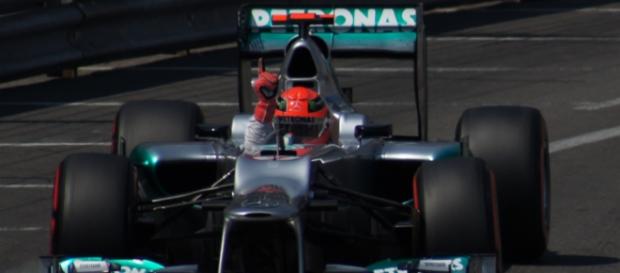 Schumacher celebrando o melhor tempo no Mónaco/12. Foto Wackywace/Wikimedia. Schumacher celebrando o melhor tempo no Mónaco/12. Foto Wackywace/Wikimedia.