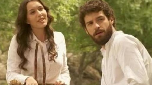 Il Segreto, Aurora e Bosco scoprono di essere gemelli