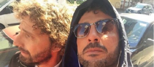 Fabrizio Corona e l'inviato de Le Iene Filippo Roma