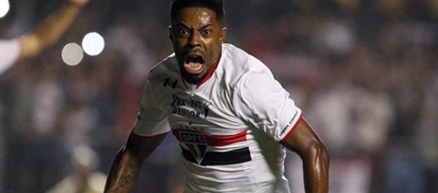 Autor do gol contra o Atlético-MG na Libertadores, Michel Bastos, do São Paulo, deve ficar fora da estreia no Brasileirão. Autor do gol contra o Atlético-MG na Libertadores, Michel Bastos, do São Paulo, deve ficar fora da estreia no Brasileirão.